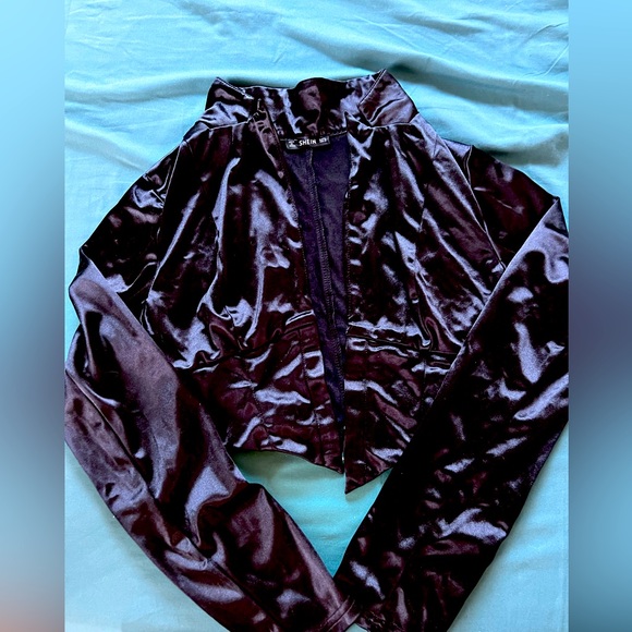 Cute blouse - Picture 2 of 5